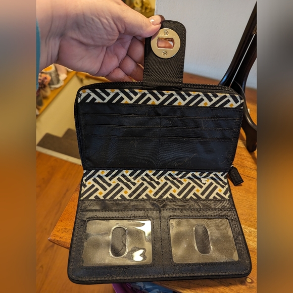 Vera Bradley Black Turn Lock Wallet - Picture 3 of 4
